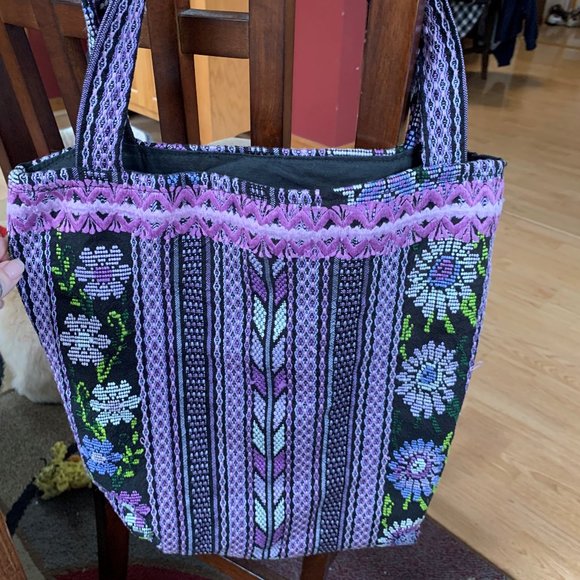 Embroidered tote - Picture 1 of 2